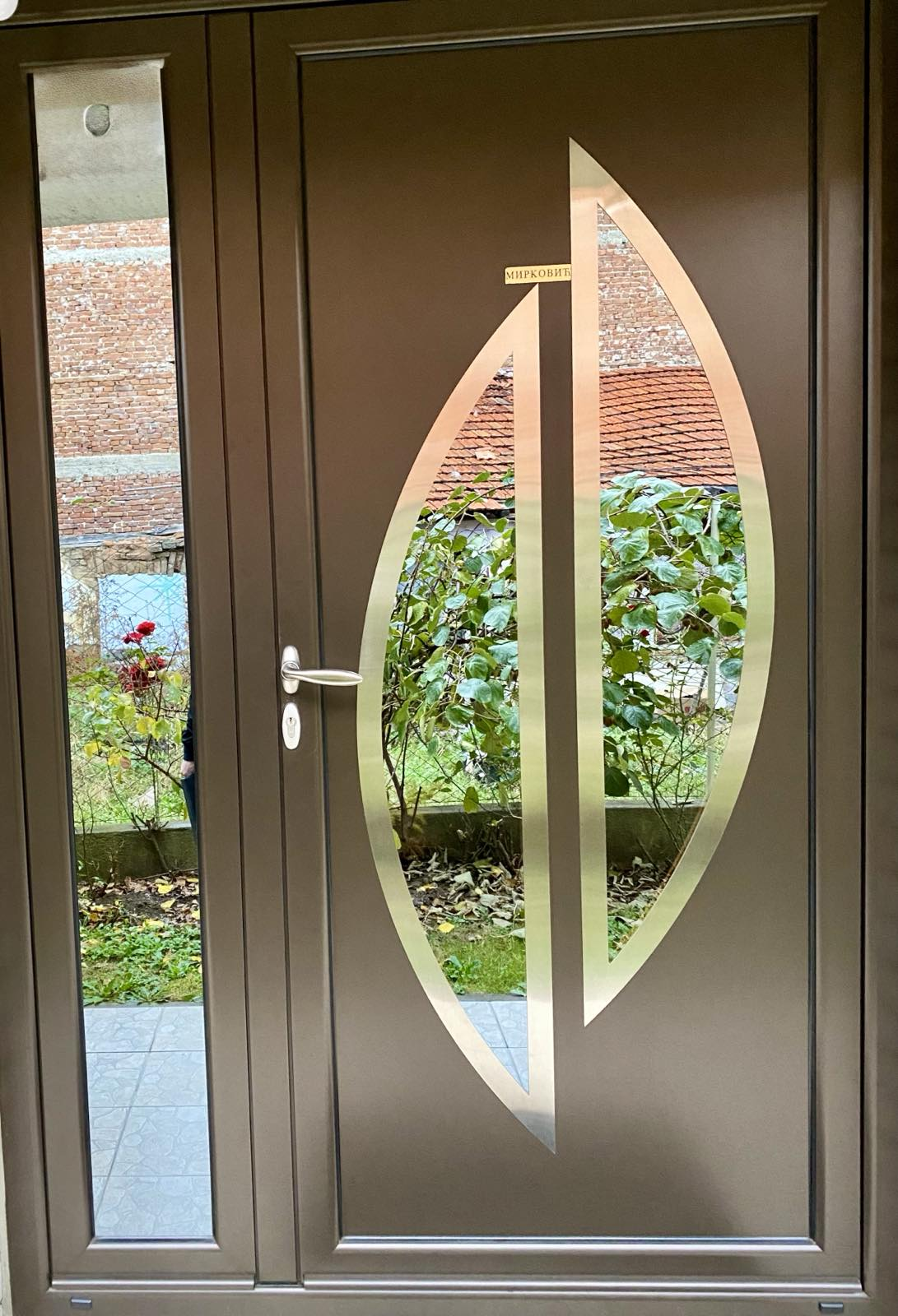 Paneli i dodatna oprema - primer